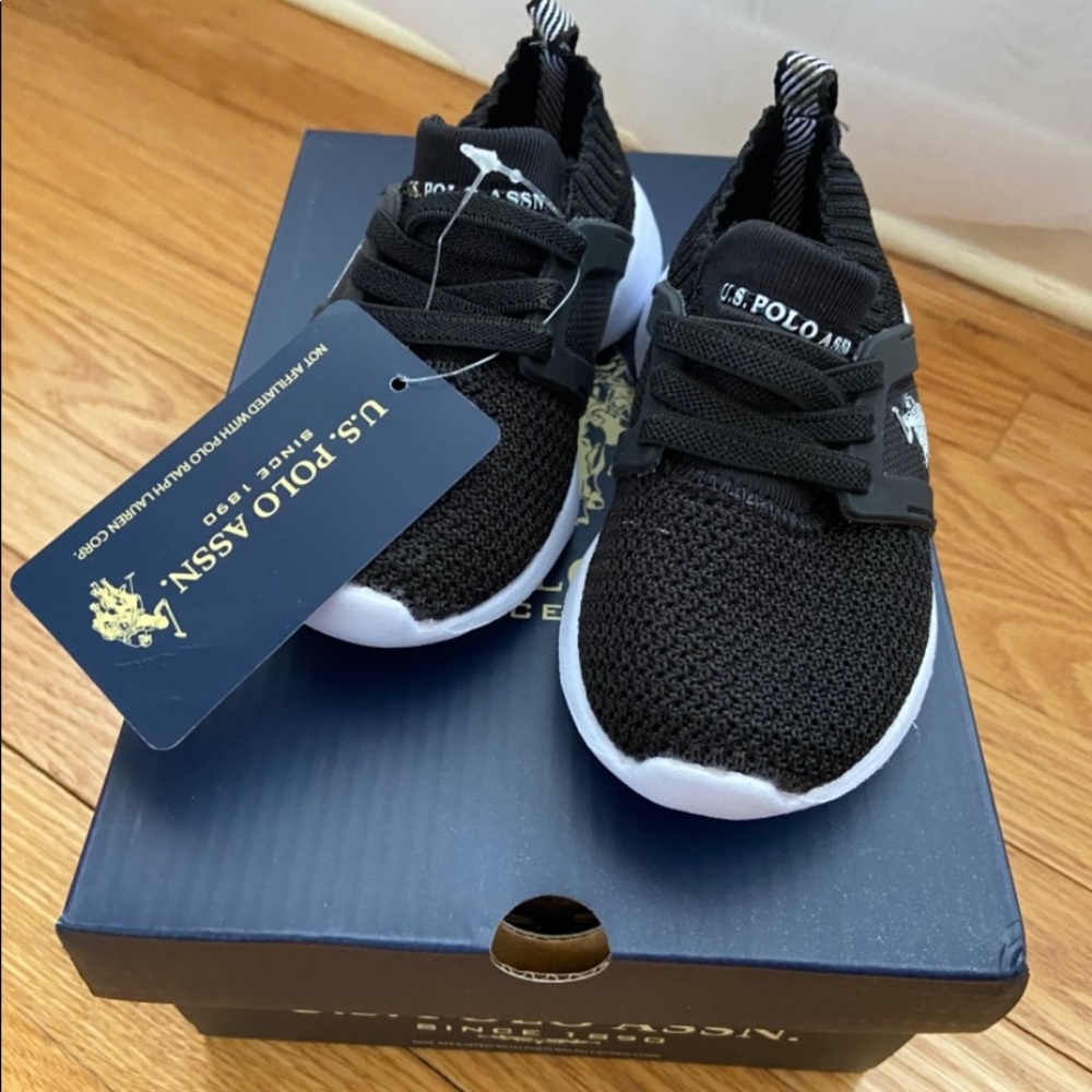 Unisex Toddler Running Shoes - size 6T
